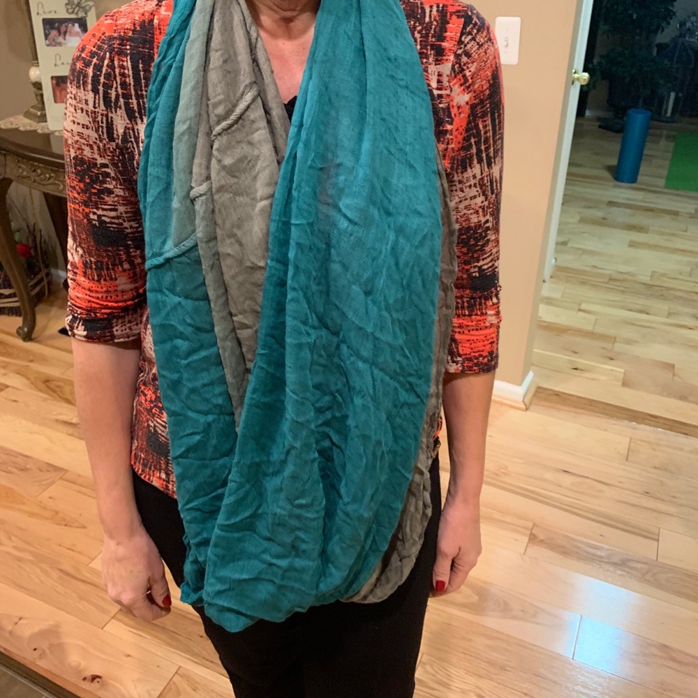 Scarf - Picture 3 of 5